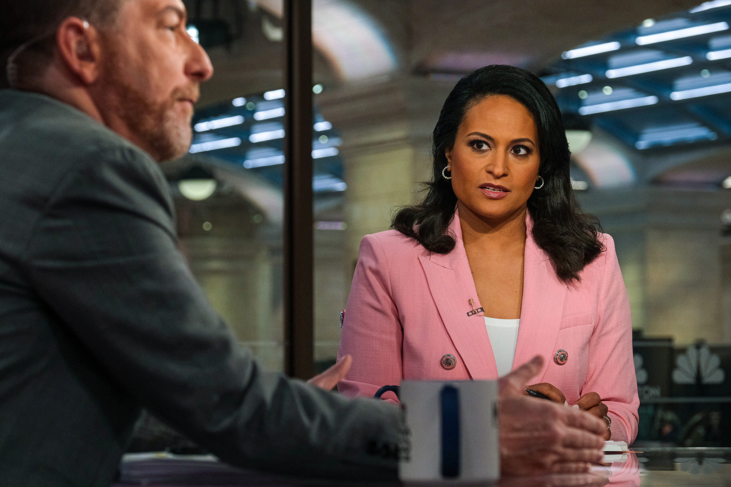 Journalist Kristen Welker Becomes First Black Person To Moderate Meet ...