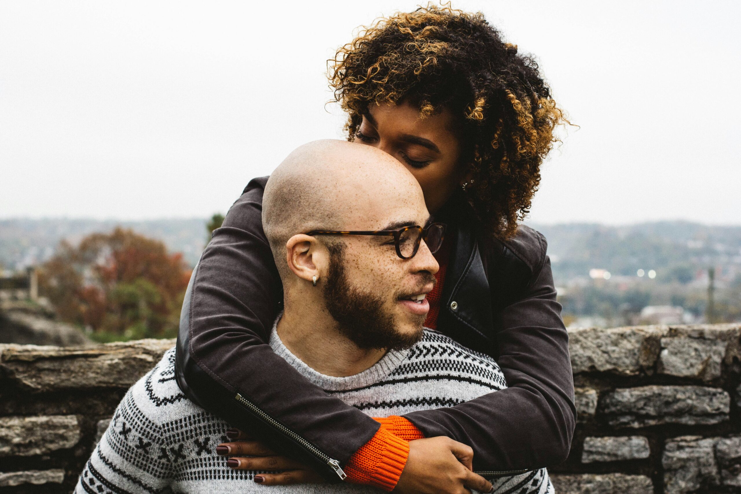 Older Women Dating Younger Men: What You Need to Know
