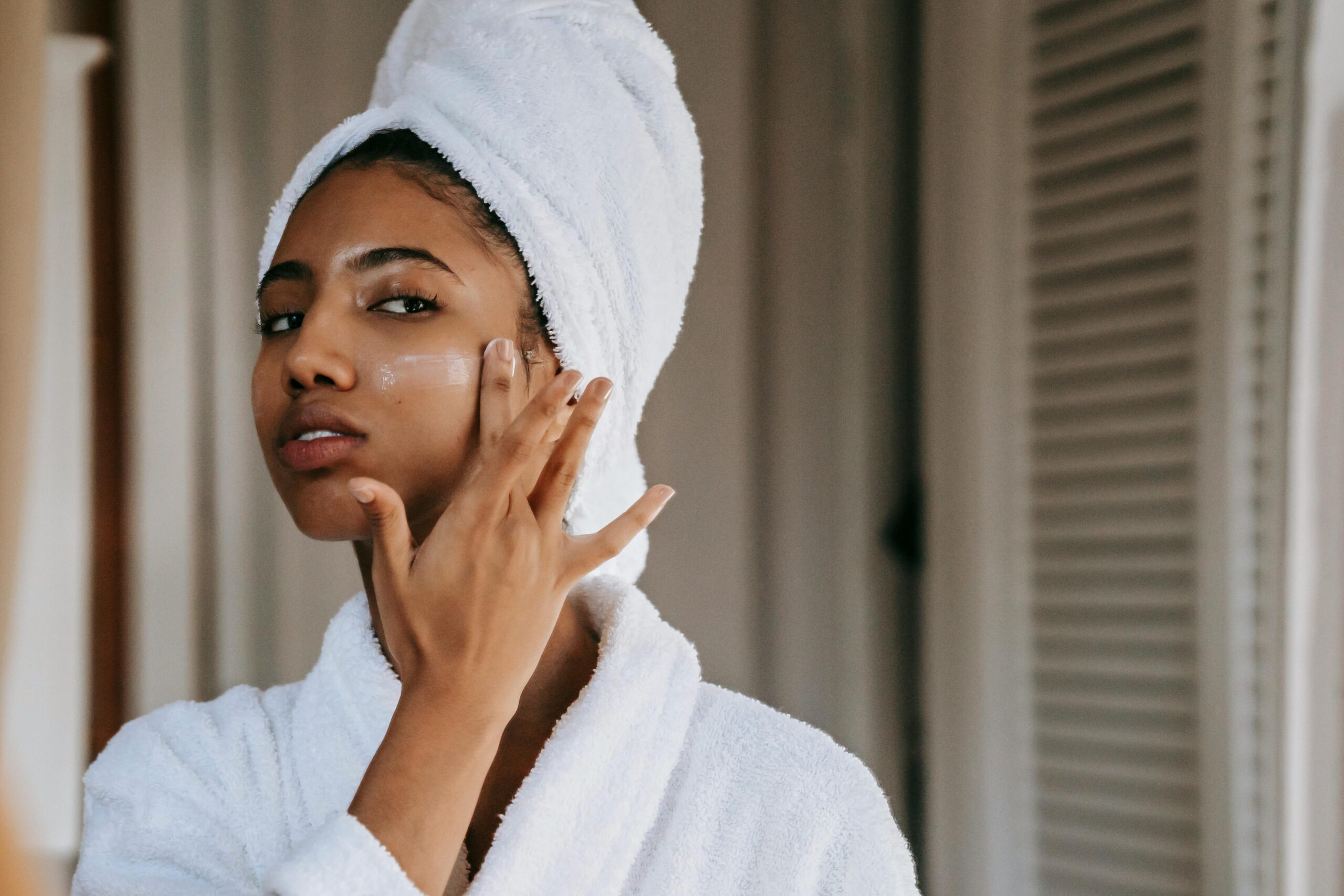 Glycolic Acid vs Salicylic Acid: Which Is Right for Your Melanated Skin?