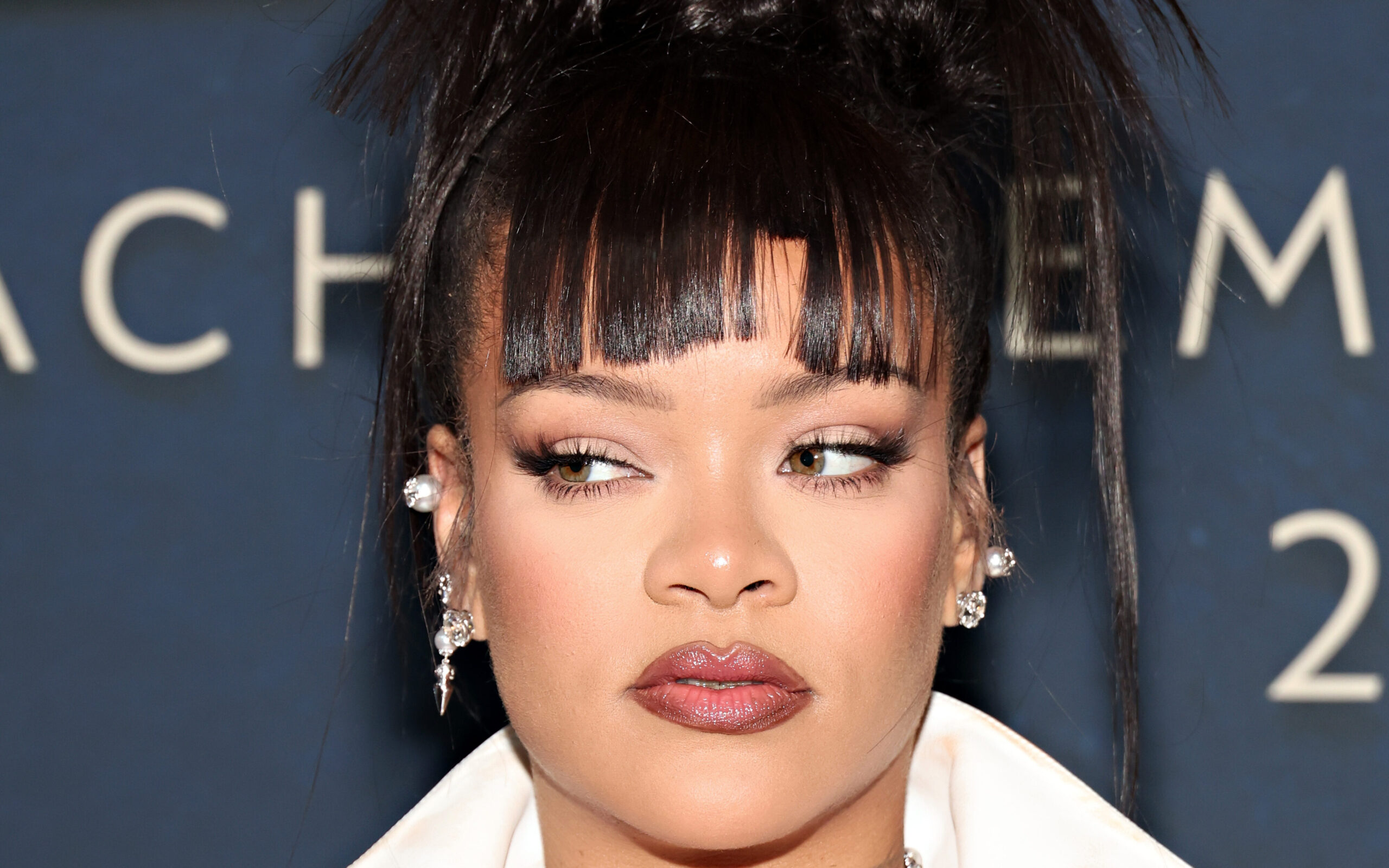 Are Blunt Bangs Back? A Professional Stylist Weighs In